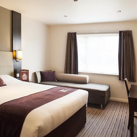 Premier Inn Харлоу Екстериор снимка