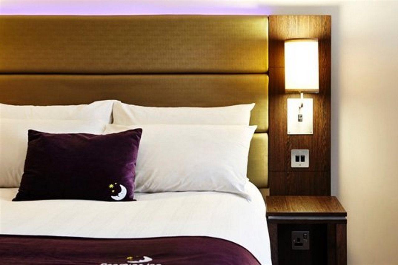 Premier Inn Харлоу Екстериор снимка