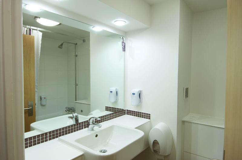 Premier Inn Харлоу Екстериор снимка